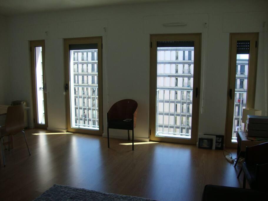 Modern And Spacious In Apartment